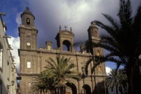 church Las Palmas (24 images)