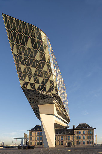 BEL, Belgien, Antwerpen, Neubau des Hafenhauses der Hafenverwaltung auf dem alten Hansa Haus, Architektur von Zaha Hadid 2016